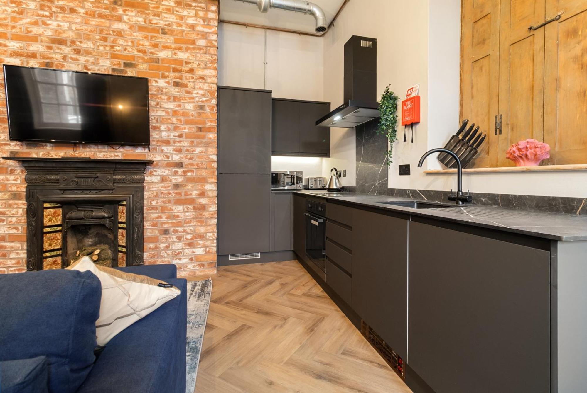 Whiskawaystays - Shaw Mews - Apartment 3 وورسيستير المظهر الخارجي الصورة